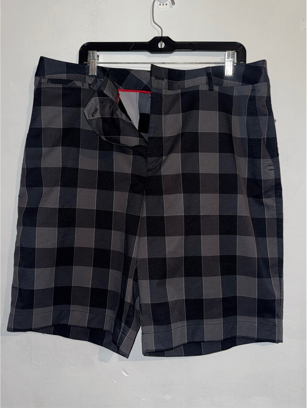 Under Armour Men's Golf Shorts Size 38 Black Gray Plaid Performance